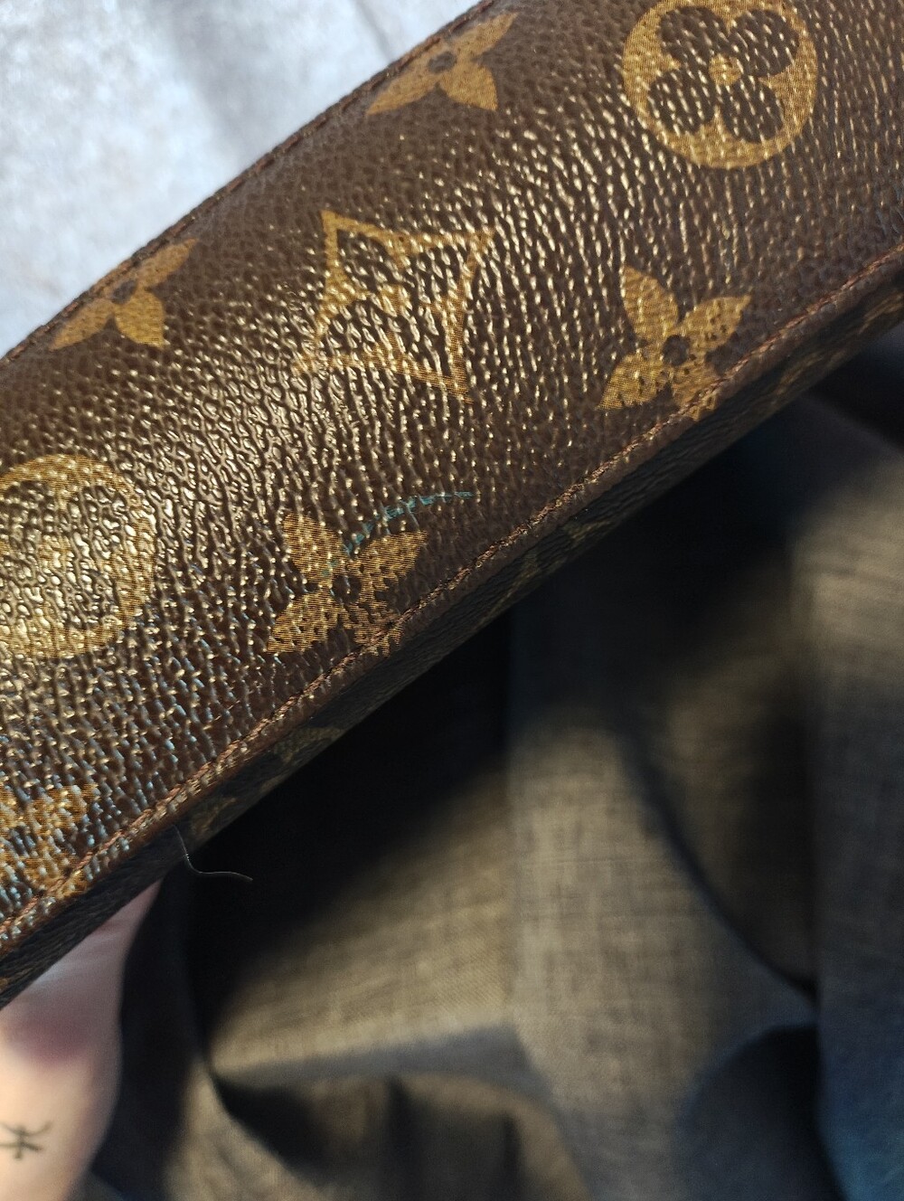 Louis Vuitton Monogram Malesherbes - Picture 6 of 14